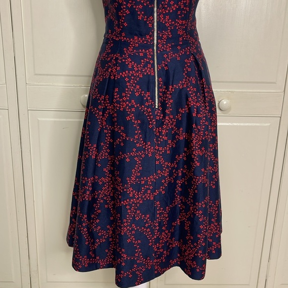 Draper James Clover Vines Dress Nassau Navy Blue Red Sz 6 Back Zip Side Pockets - Picture 6 of 10